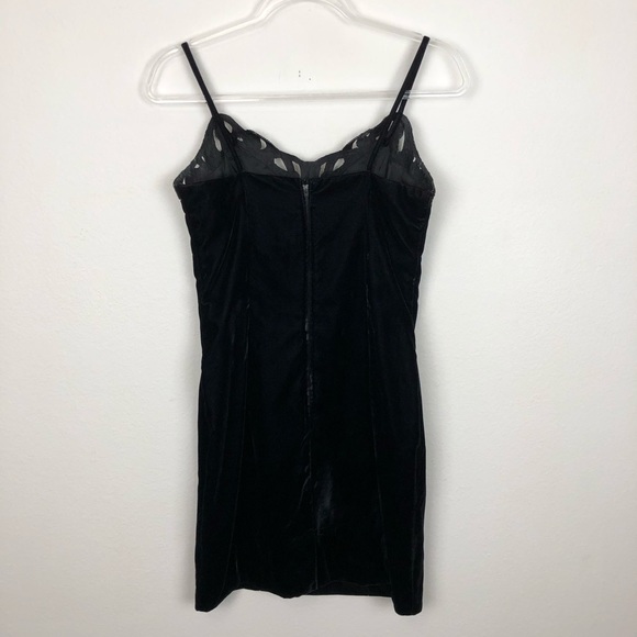 VINTAGE Black Velour Beaded Cocktail Dress Sz 7/8 - Picture 4 of 6